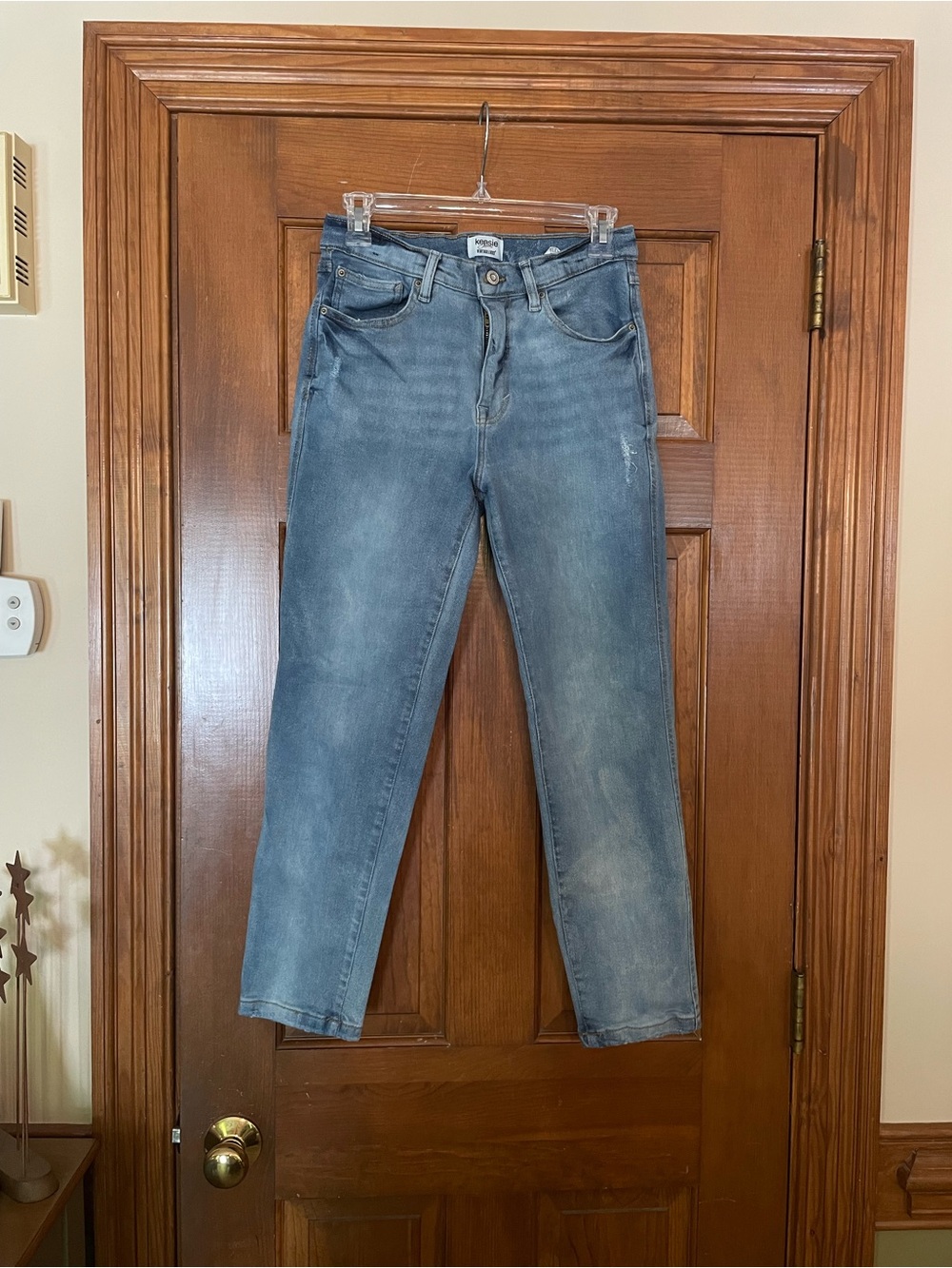 Kensie Women’s Vintageluxe Skinny Crop Light Blue Slim Straight Jeans, Size 6/28